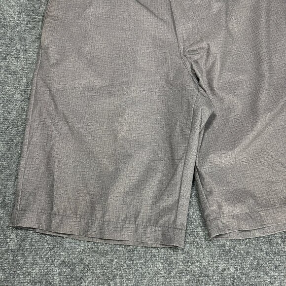 Travis Mathew Shorts Mens 32 Gray Stretch Flat Front Pockets Golf - Picture 2 of 7